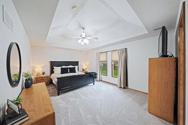9400 N Campbell Court, Kansas City, MO 64155