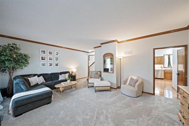 9400 N Campbell Court, Kansas City, MO 64155