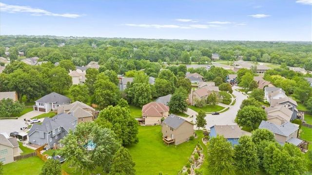 9400 N Campbell Court, Kansas City, MO 64155