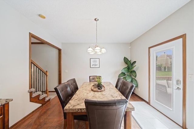 9400 N Campbell Court, Kansas City, MO 64155