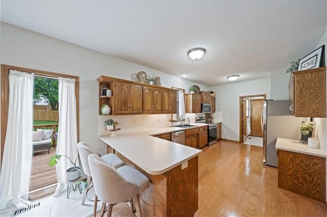 9400 N Campbell Court, Kansas City, MO 64155