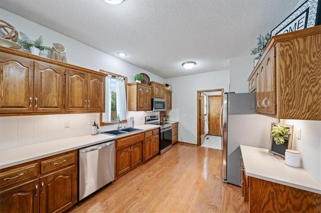9400 N Campbell Court, Kansas City, MO 64155