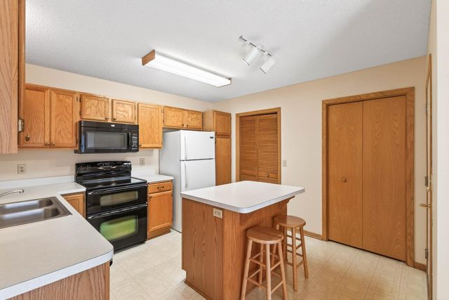 9959 Tamarack Cove, Woodbury, MN 55125