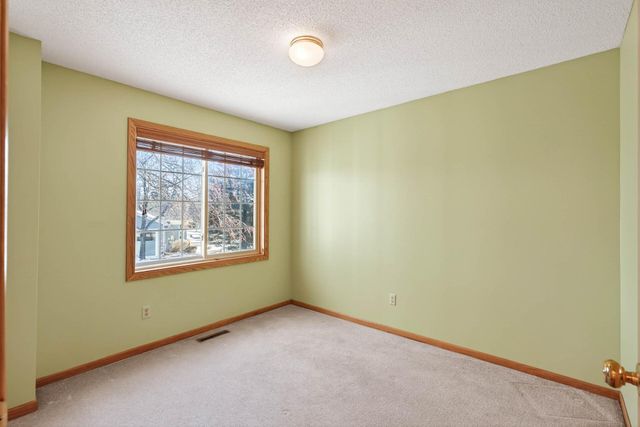 9959 Tamarack Cove, Woodbury, MN 55125