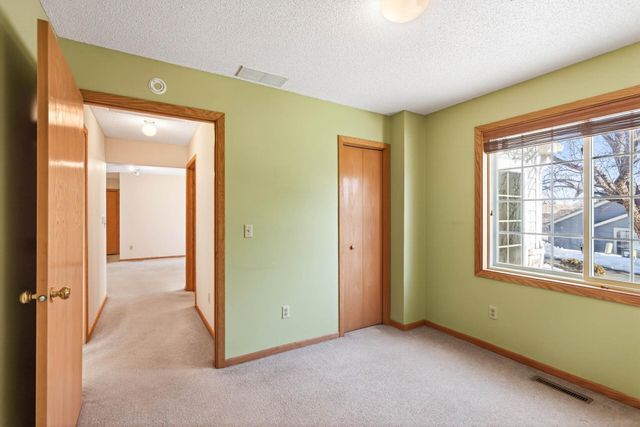 9959 Tamarack Cove, Woodbury, MN 55125