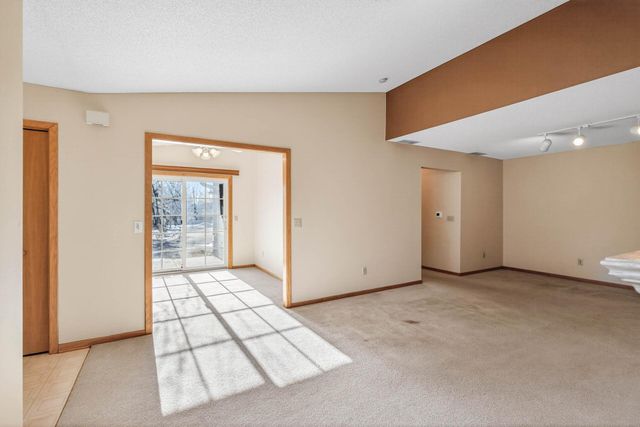 9959 Tamarack Cove, Woodbury, MN 55125