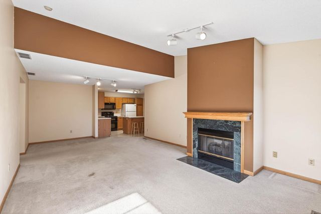 9959 Tamarack Cove, Woodbury, MN 55125