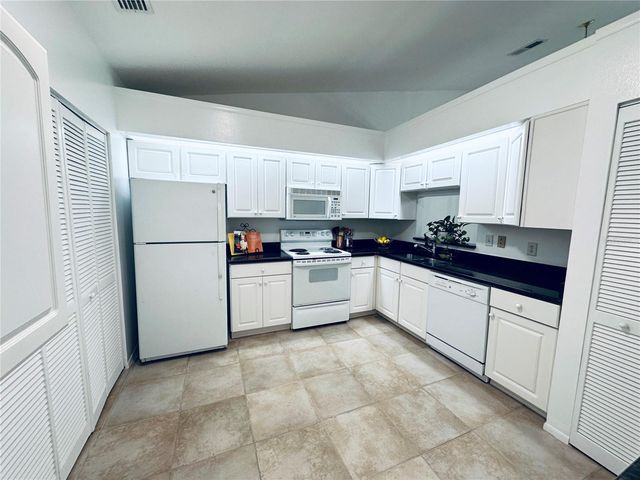 525 OAK TERRACE 121, Altamonte Springs, FL 32701