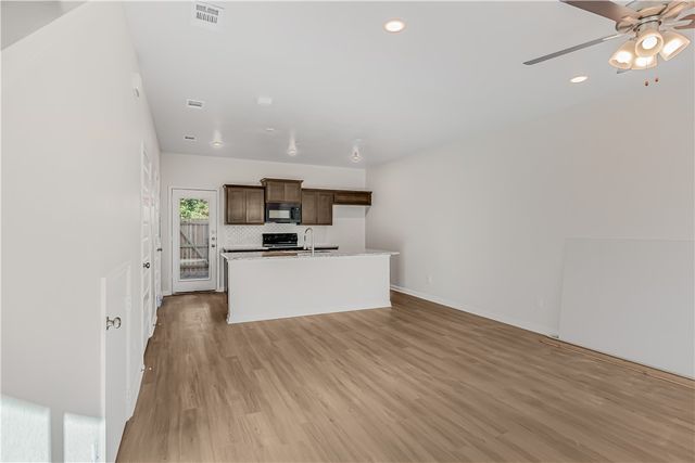 601 West 24th Street 112, Bryan, TX 77803