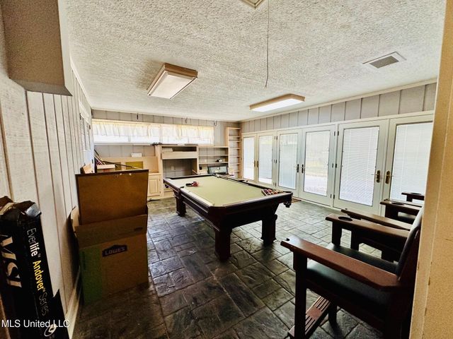 5018 Riverwood Circle, Jackson, MS 39211