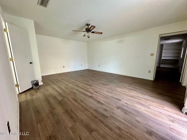 5018 Riverwood Circle, Jackson, MS 39211