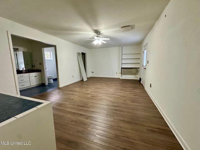 5018 Riverwood Circle, Jackson, MS 39211