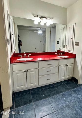 5018 Riverwood Circle, Jackson, MS 39211