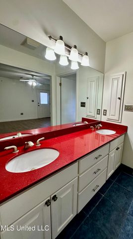 5018 Riverwood Circle, Jackson, MS 39211