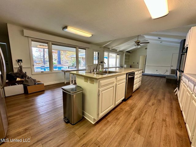 5018 Riverwood Circle, Jackson, MS 39211