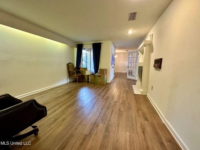 5018 Riverwood Circle, Jackson, MS 39211