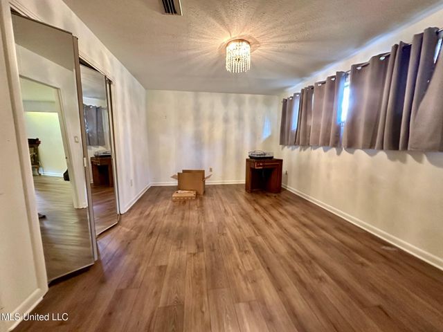 5018 Riverwood Circle, Jackson, MS 39211