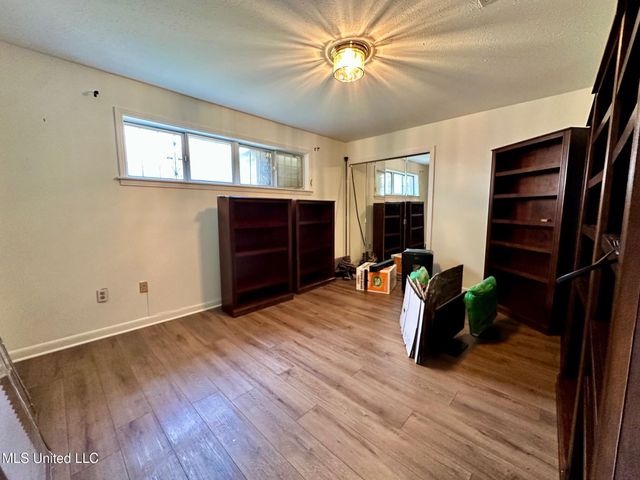 5018 Riverwood Circle, Jackson, MS 39211