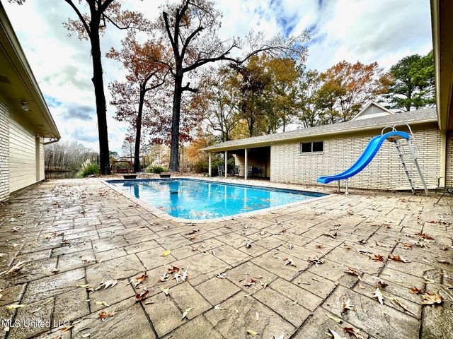 5018 Riverwood Circle, Jackson, MS 39211