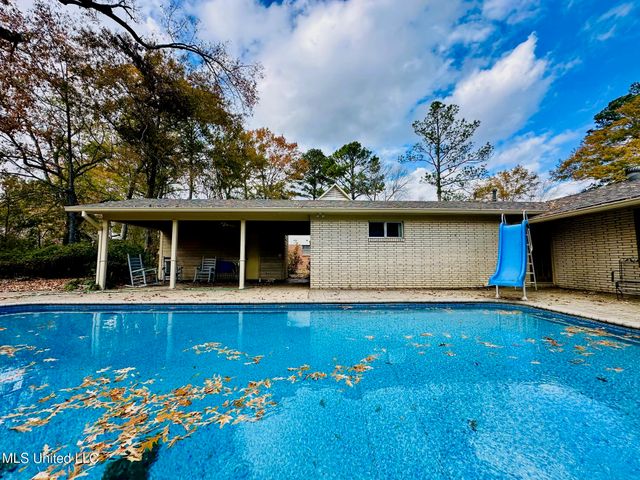 5018 Riverwood Circle, Jackson, MS 39211