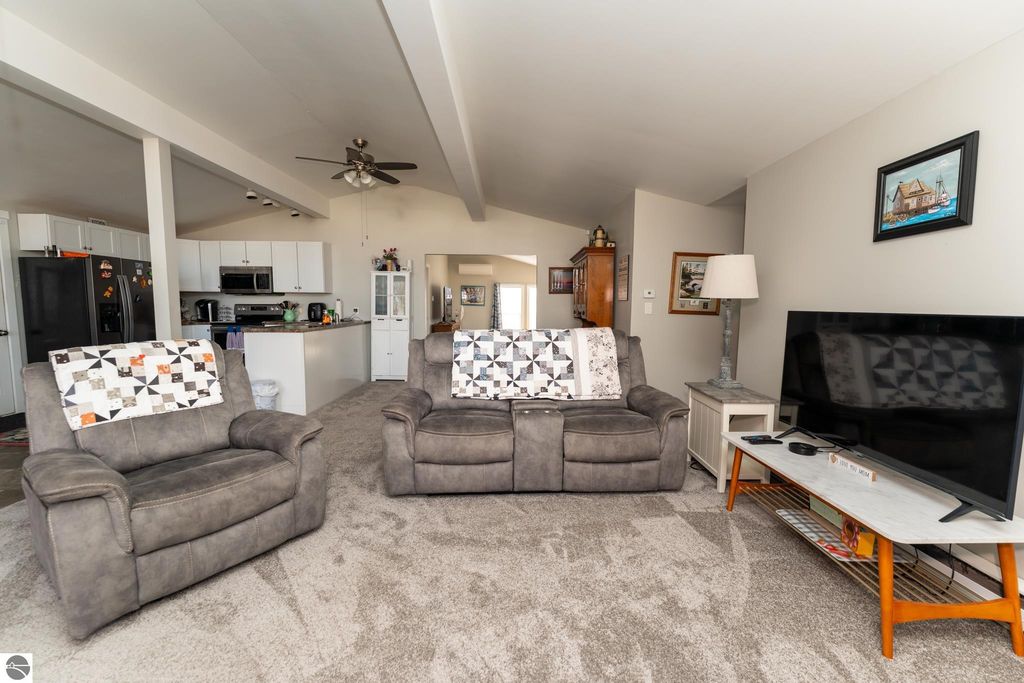 Image 12 of property listing at 1053 Circle Drive, Lake Isabella, MI 48893