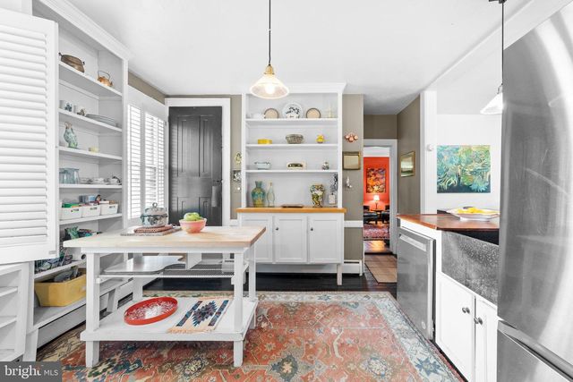 327 E STREET RD, Kennett Square, PA 19348