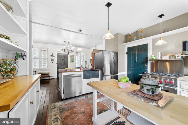 327 E STREET RD, Kennett Square, PA 19348