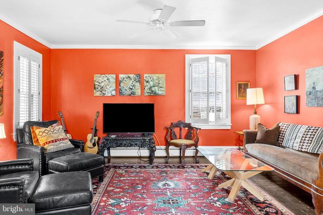 327 E STREET RD, Kennett Square, PA 19348