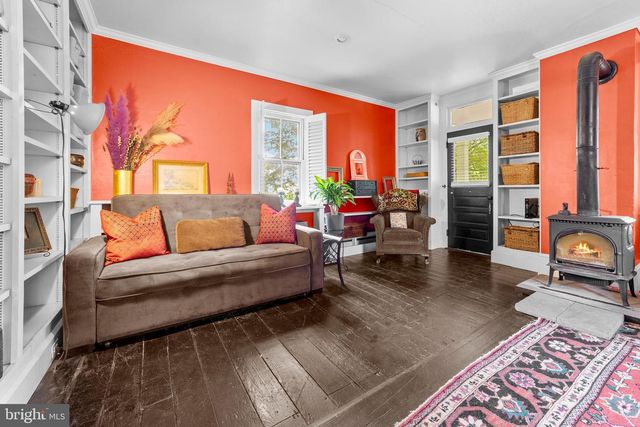 327 E STREET RD, Kennett Square, PA 19348