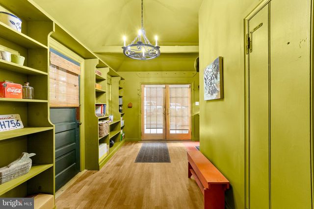 327 E STREET RD, Kennett Square, PA 19348