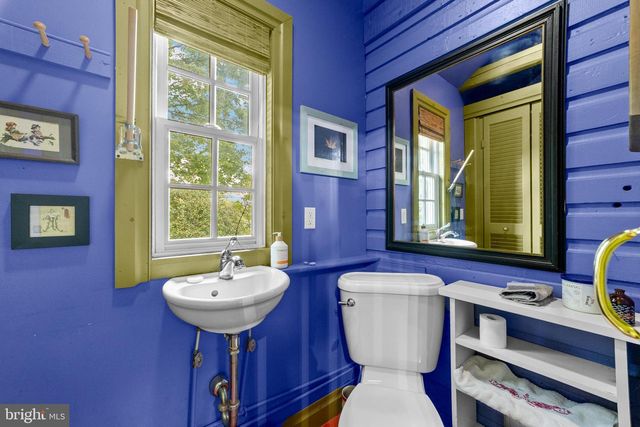 327 E STREET RD, Kennett Square, PA 19348