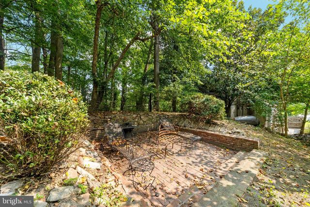 327 E STREET RD, Kennett Square, PA 19348