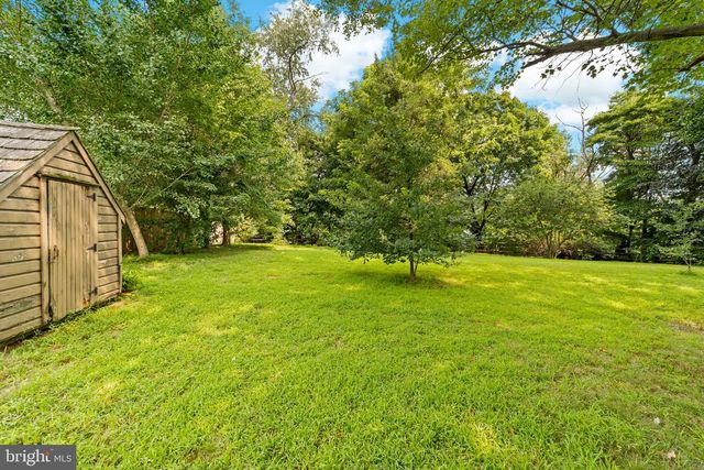 327 E STREET RD, Kennett Square, PA 19348