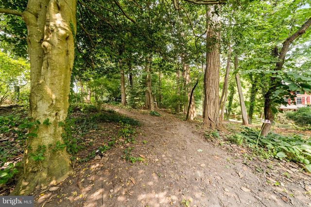 327 E STREET RD, Kennett Square, PA 19348