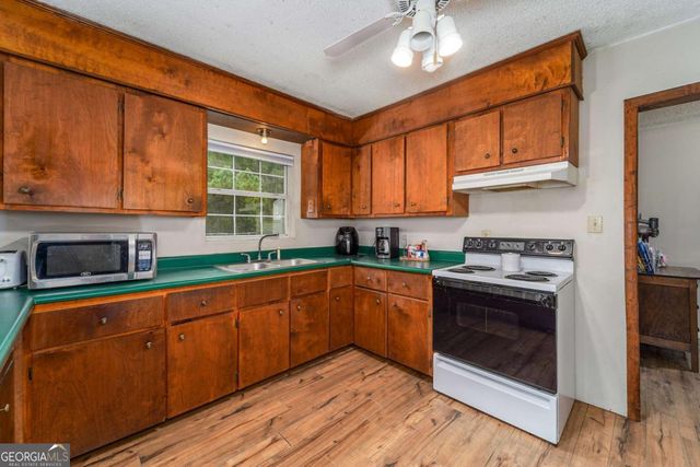 2656 Ware Street, Blackshear, GA 31516