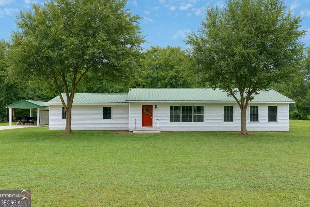 2656 Ware Street, Blackshear, GA 31516