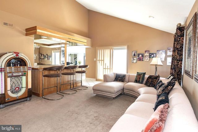 36 SUMMER PL, Huntingdon Valley, PA 19006