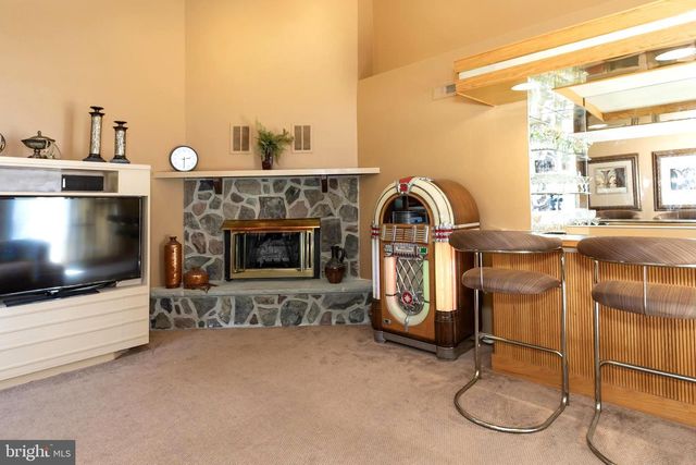36 SUMMER PL, Huntingdon Valley, PA 19006