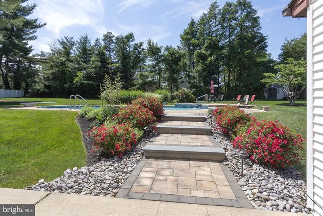 36 SUMMER PL, Huntingdon Valley, PA 19006