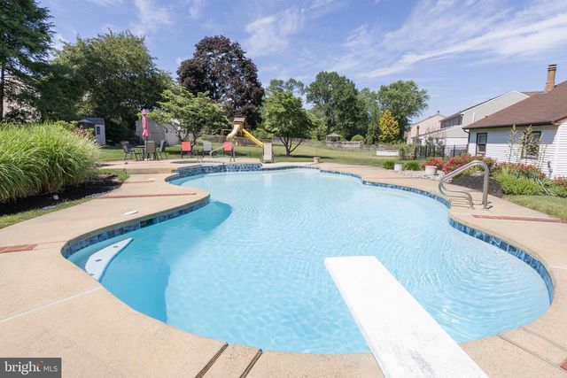 36 SUMMER PL, Huntingdon Valley, PA 19006