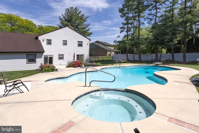 36 SUMMER PL, Huntingdon Valley, PA 19006