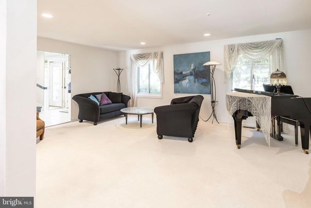36 SUMMER PL, Huntingdon Valley, PA 19006