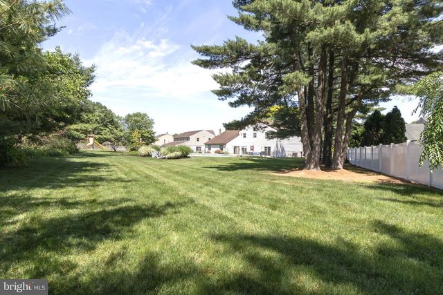 36 SUMMER PL, Huntingdon Valley, PA 19006