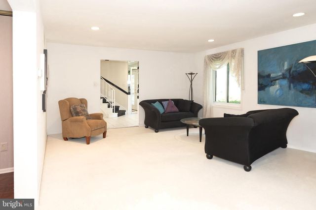 36 SUMMER PL, Huntingdon Valley, PA 19006