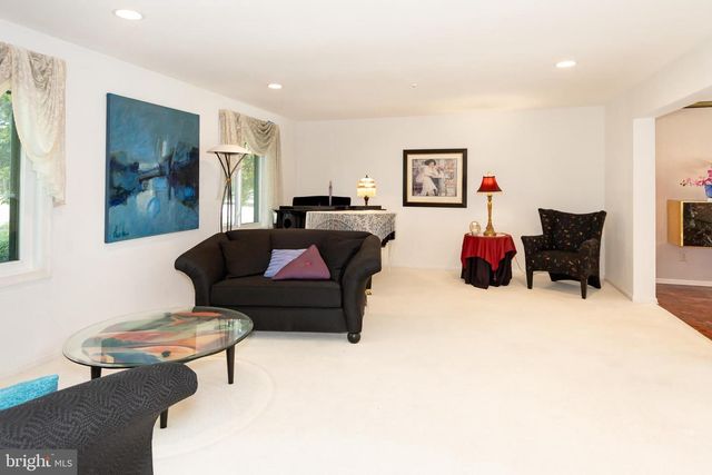 36 SUMMER PL, Huntingdon Valley, PA 19006