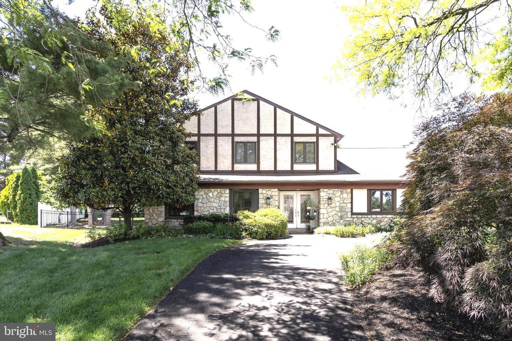 36 SUMMER PL, Huntingdon Valley, PA 19006