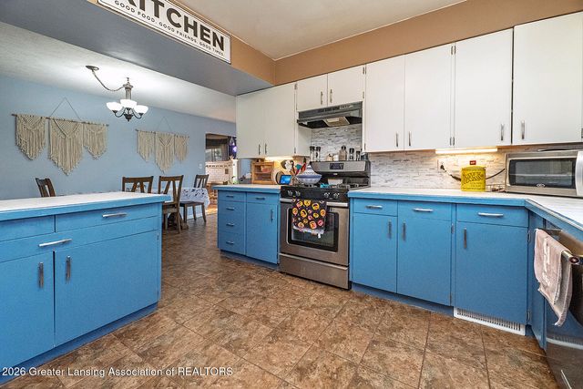 2617 Edgebrook Drive, Lansing, MI 48906