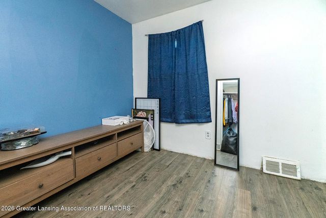 2617 Edgebrook Drive, Lansing, MI 48906