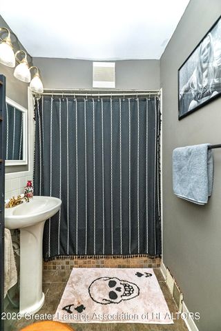 2617 Edgebrook Drive, Lansing, MI 48906