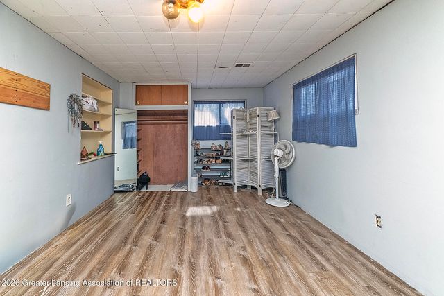 2617 Edgebrook Drive, Lansing, MI 48906